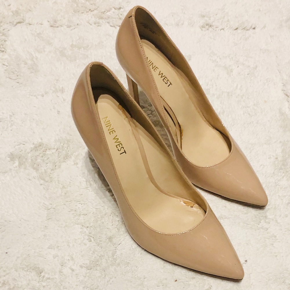 Nine West shoes in Nude Color size 7 1/2 Very good